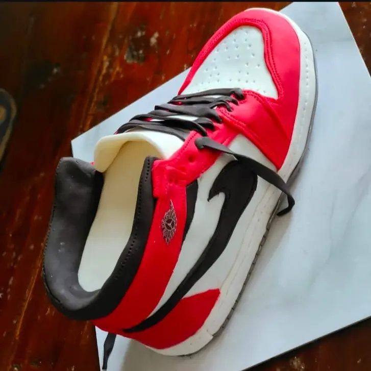 Elegant Custom Cake 4